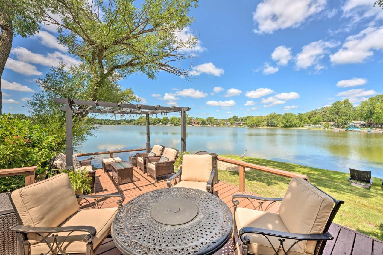 Lakefront Oasis With Boat Dock, Fire Pit, Grill Bristol Exterior photo