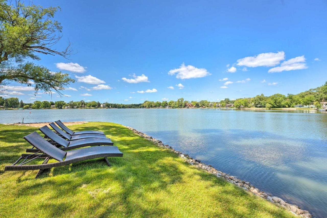 Lakefront Oasis With Boat Dock, Fire Pit, Grill Bristol Exterior photo